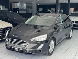 Schwarz Gebraucht 2019 Ford Focus Cool & Connect Limousine | 10.490 € (Guter Preis)