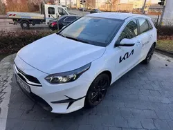 Carraraweiß Gebraucht 2024 Kia Ceed Spirit Limousine | 28.990 € (Fairer Preis)