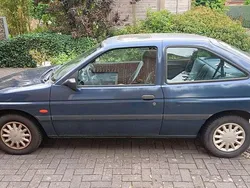 Blau Gebraucht 1996 Ford Escort Limousine | 950 €