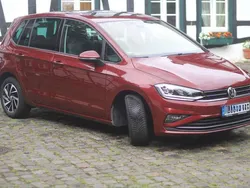 Rot Gebraucht 2018 VW Golf VII Join Kombi | 17.900 € (Fairer Preis)