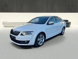 Weiß Gebraucht 2014 Skoda Octavia Limousine | 7.999 € (Fairer Preis)
