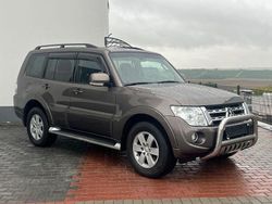Braun Gebraucht 2013 Mitsubishi Pajero Instyle SUV | 21.900 € (Teuer)