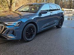 Magnetgrau Gebraucht 2024 Audi Q8 e-tron S-Line SUV | 46.900 €