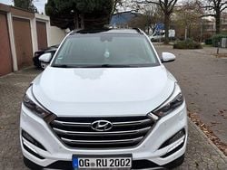 Weiß Gebraucht 2016 Hyundai Tucson SUV | 14.900 € (Fairer Preis)