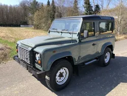 Grün Gebraucht 2016 Land Rover Defender SUV | 43.990 €