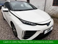 Weiß Gebraucht 2020 Toyota Mirai Executive Limousine | 7.990 € (Superpreis)