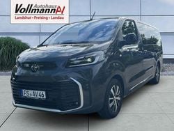 Grau Gebraucht 2024 Toyota Proace Verso Team Kombi | 39.990 € (Etwas zu teuer)