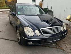 Blau Gebraucht 2003 Mercedes E200 Limousine | 1.599 € (Fairer Preis)