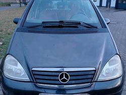 Schwarz Gebraucht 2001 Mercedes A140 Classic Kleinwagen | 1.199 €