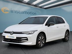 Weiß Gebraucht 2024 VW Golf VIII Kleinwagen | 29.199 € (Fairer Preis)