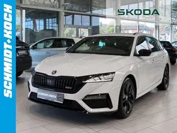 Weiß Gebraucht 2022 Skoda Octavia RS Kombi | 31.490 € (Fairer Preis)