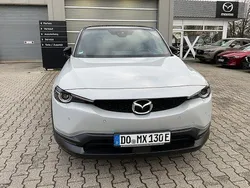 Multitone ceramic white Gebraucht 2024 Mazda MX30 Makoto SUV | 32.490 € (Etwas zu teuer)