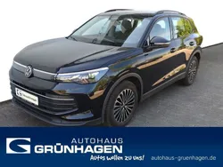 Deep black perleffekt Gebraucht 2024 VW Tiguan Life SUV | 41.480 €