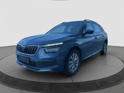 Titanblau metallic (metallic) Gebraucht 2021 Skoda Kamiq Ambition SUV | 21.890 € (Etwas zu teuer)