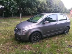 Grau Gebraucht 2006 VW Golf Plus Cross Edition Van / Kleinbus | 2.350 €