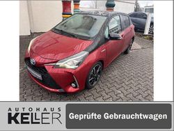 Rot Gebraucht 2018 Toyota Yaris Hybrid Style Limousine | 14.940 € (Etwas zu teuer)