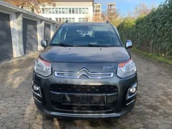 Grau Gebraucht 2013 Citroën C3 Picasso SELECTION Van / Kleinbus | 5.999 € (Fairer Preis)