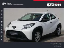 Weiß Gebraucht 2022 Toyota Aygo Kleinwagen | 12.880 € (Fairer Preis)