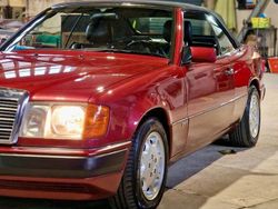 Rot Gebraucht 1992 Mercedes E300 Sportline Cabrio | 23.980 €