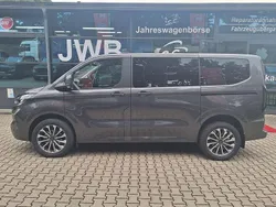 Grau Neu 2025 Ford Tourneo Titanium Van / Kleinbus | 64.980 € (Teuer)