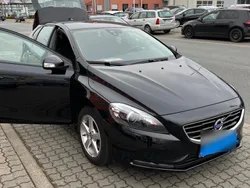 Schwarz Gebraucht 2014 Volvo V40 You! Kombi | 9.900 € (Guter Preis)