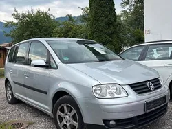 Silber Gebraucht 2004 VW Touran Van / Kleinbus | 1.600 €