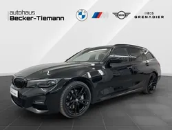 Saphirschwarz Gebraucht 2022 BMW 330 Performance Kombi | 27.496 € (Fairer Preis)
