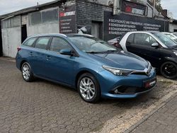 Blau Gebraucht 2016 Toyota Auris Touring Sports Edition-S Kombi | 11.900 € (Etwas zu teuer)