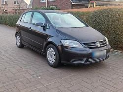 Schwarz Gebraucht 2005 VW Golf IV Kleinwagen | 2.199 € (Fairer Preis)