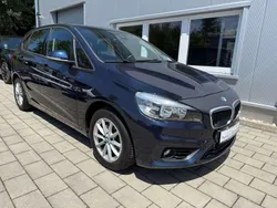 Imperialblau Gebraucht 2015 BMW 218 Van / Kleinbus | 10.800 € (Fairer Preis)