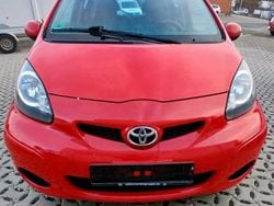Rot Gebraucht 2010 Toyota Aygo Kleinwagen | 2.500 € (Guter Preis)