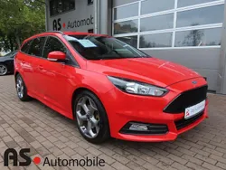 Rot Gebraucht 2018 Ford Focus ST Kombi | 15.990 € (Guter Preis)