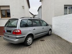 Silber Gebraucht 2005 Ford Galaxy Van / Kleinbus | 3.400 € (Teuer)