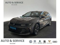 Grau Gebraucht 2024 VW Passat Business Kombi | 39.990 € (Guter Preis)