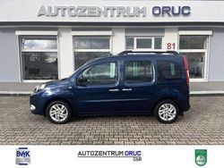 Blau Gebraucht 2017 Renault Kangoo Intens Van / Kleinbus | 16.980 € (Teuer)