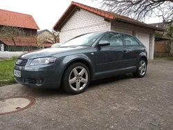 Grau Gebraucht 2003 Audi A3 Ambiente Limousine | 1.300 € (Fairer Preis)