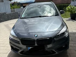 Grau Gebraucht 2017 BMW 220 Active Tourer Van / Kleinbus | 14.500 € (Guter Preis)