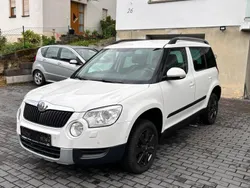 Weiß Gebraucht 2011 Skoda Yeti SUV | 7.790 € (Guter Preis)