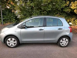 Grau Gebraucht 2007 Toyota Yaris Style Kleinwagen | 3.300 € (Fairer Preis)