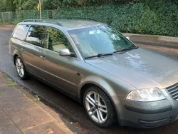 Grau Gebraucht 2001 VW Passat Comfortline Kombi | 3.500 € (Teuer)