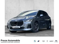 Grau Gebraucht 2022 BMW 220 Active Tourer M Sport Van / Kleinbus | 31.290 € (Fairer Preis)