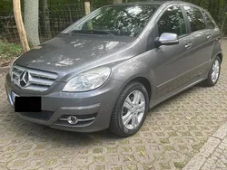 Grau Gebraucht 2009 Mercedes B180 Van / Kleinbus | 6.999 € (Fairer Preis)