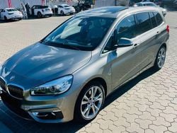 Grau Gebraucht 2016 BMW 220 Gran Tourer Luxury Line Van / Kleinbus | 20.400 € (Teuer)