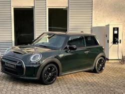 Grün Gebraucht 2023 Mini Cooper SE Resolute Edition Kleinwagen | 32.666 €