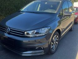 Grau Gebraucht 2018 VW Touran Sound Van / Kleinbus | 16.900 €