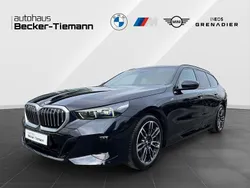 Schwarz Gebraucht 2024 BMW 540 M Sport Kombi | 69.909 €