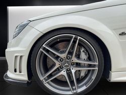 Weiss Gebraucht 2010 Mercedes C63 AMG AMG Limousine | 37.999 €