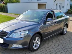 Grau Gebraucht 2009 Skoda Octavia Limousine | 4.450 € (Guter Preis)