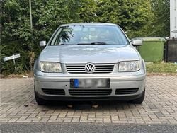 Grau Gebraucht 2000 VW Bora Limousine | 2.000 € (Fairer Preis)