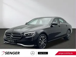 Schwarz Gebraucht 2022 Mercedes E300 Avantgarde Limousine | 37.980 € (Fairer Preis)